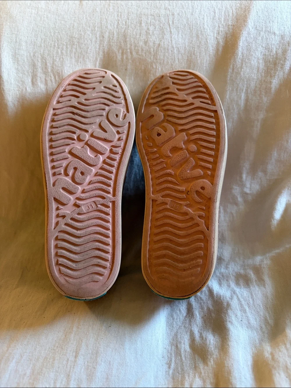Native Girls' Glitter Slip-On Sneakers in Rose